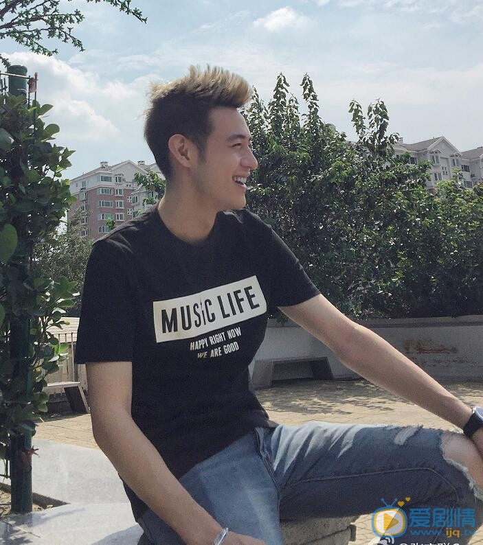 张奕聪生活照 张奕聪高清写真_张奕聪高清剧照