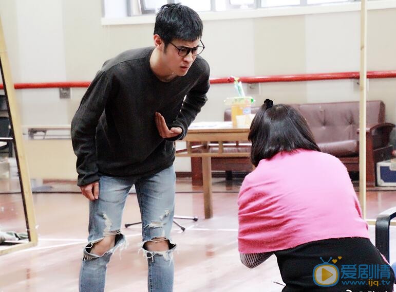 张奕聪话剧表演 张奕聪高清写真_张奕聪高清剧照