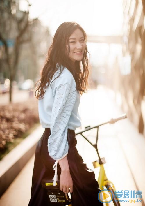 杨亚街拍写真 杨亚高清写真_杨亚高清剧照