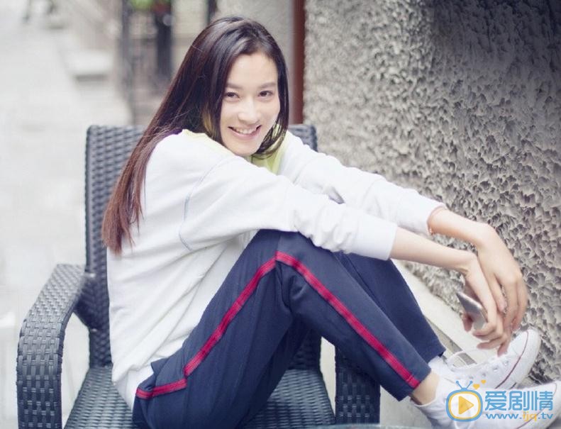 杨亚街拍写真 杨亚高清写真_杨亚高清剧照