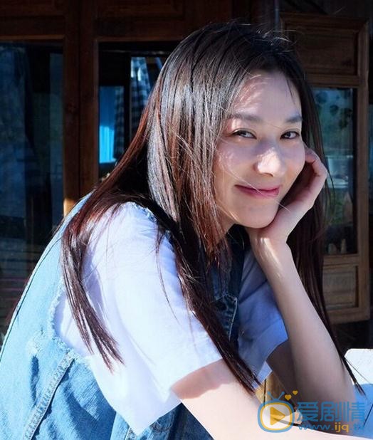 杨亚街拍写真 杨亚高清写真_杨亚高清剧照