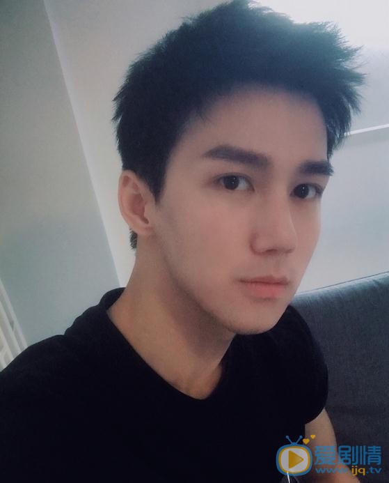 王一哲生活照 王一哲高清写真_王一哲高清剧照
