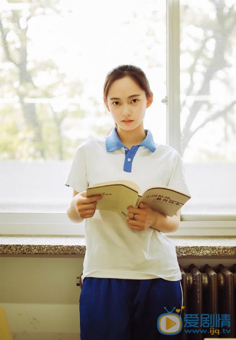 陈雨锶学生制服写真 陈雨锶高清写真_陈雨锶高清剧照