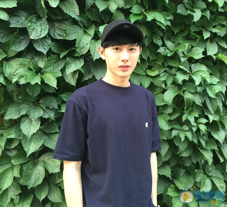 王佑硕阳光写真 王佑硕高清写真_王佑硕高清剧照
