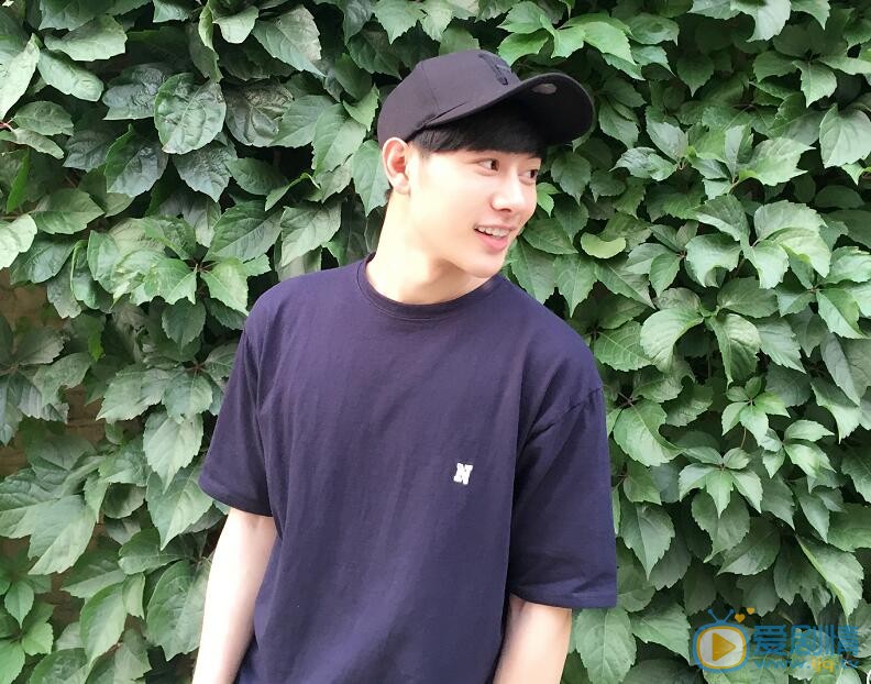 王佑硕阳光写真 王佑硕高清写真_王佑硕高清剧照