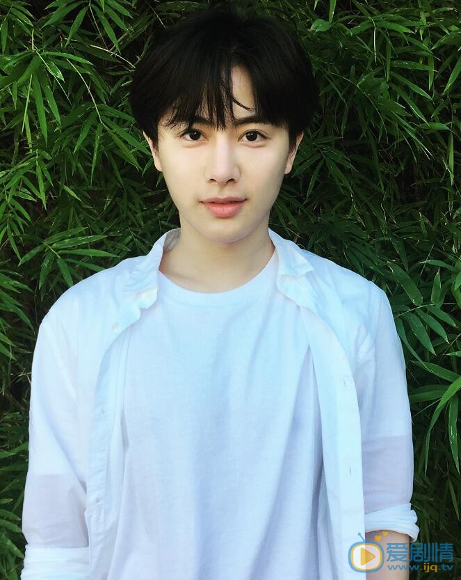 王佑硕阳光写真 王佑硕高清写真_王佑硕高清剧照