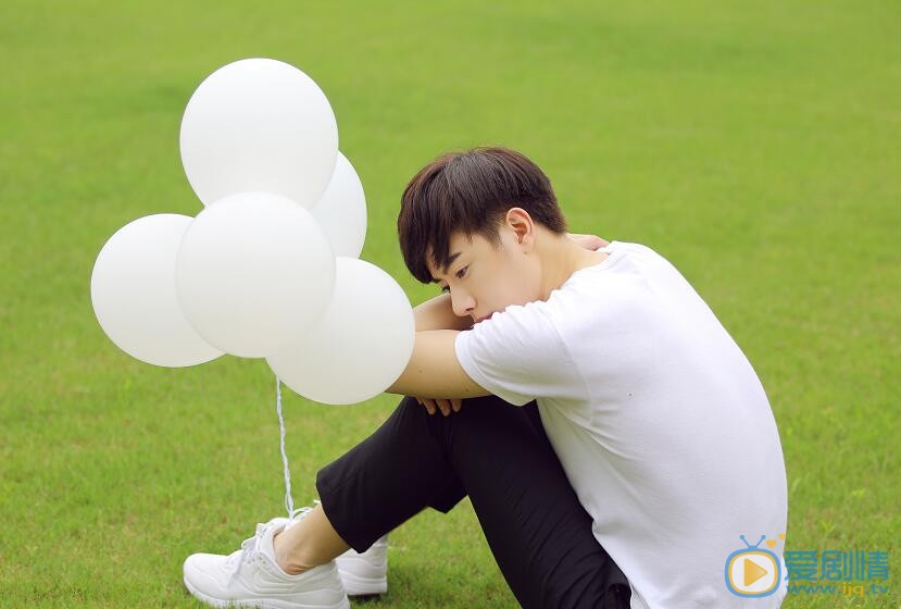 王佑硕阳光写真 王佑硕高清写真_王佑硕高清剧照
