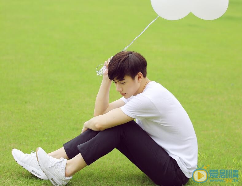 王佑硕阳光写真 王佑硕高清写真_王佑硕高清剧照