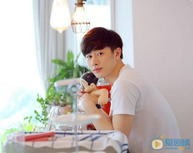 王佑硕阳光写真 王佑硕高清写真_王佑硕高清剧照