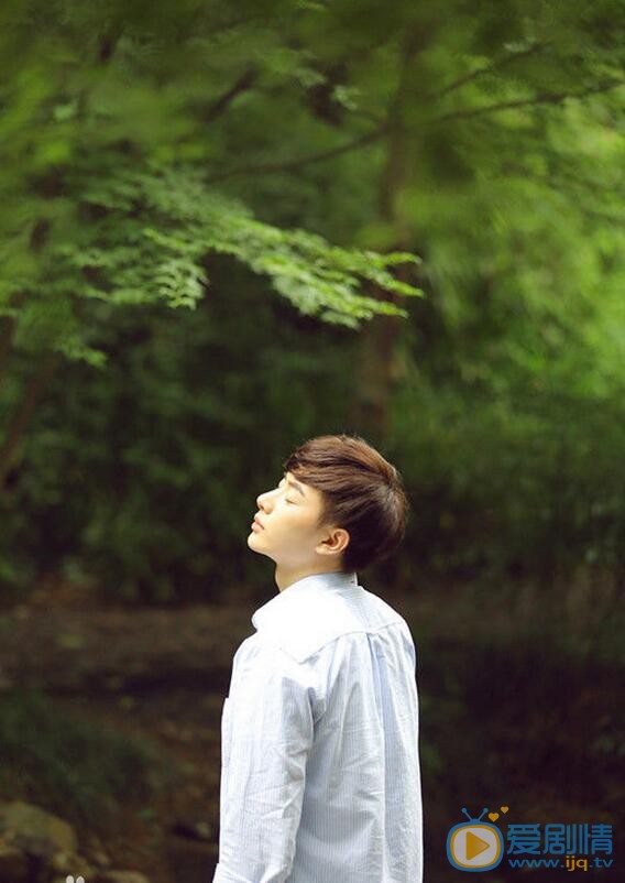 王佑硕阳光写真 王佑硕高清写真_王佑硕高清剧照