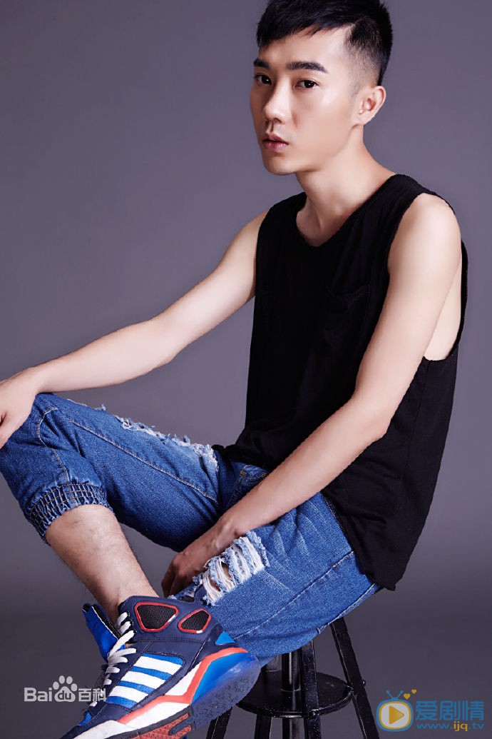 塔拉帅气写真 塔拉高清写真_塔拉高清剧照