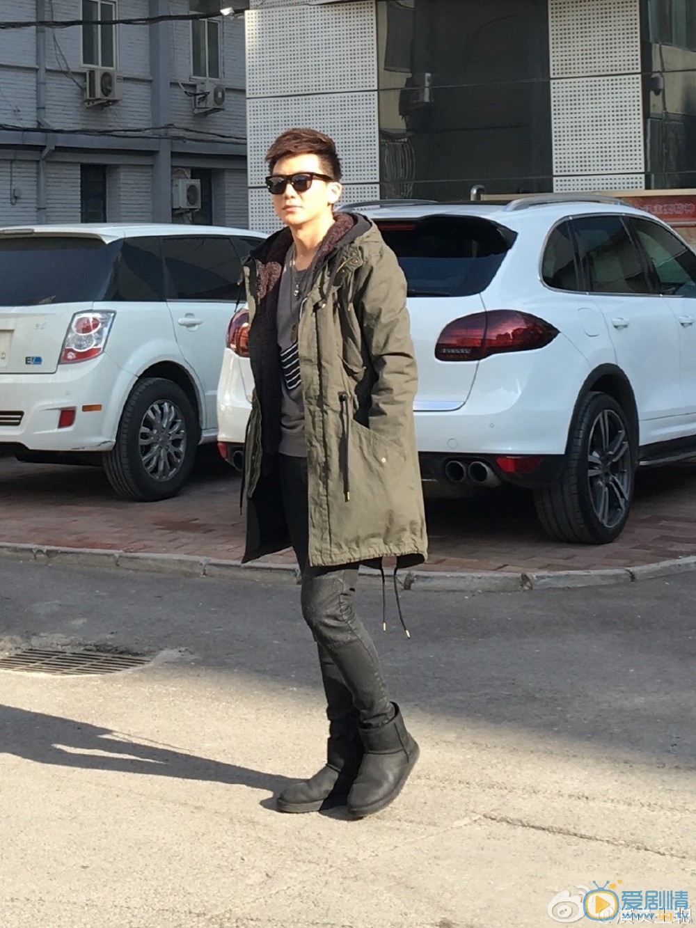 王聪时尚街拍 王聪高清写真_王聪高清剧照
