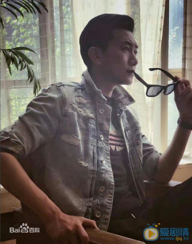 王聪时尚街拍 王聪高清写真_王聪高清剧照