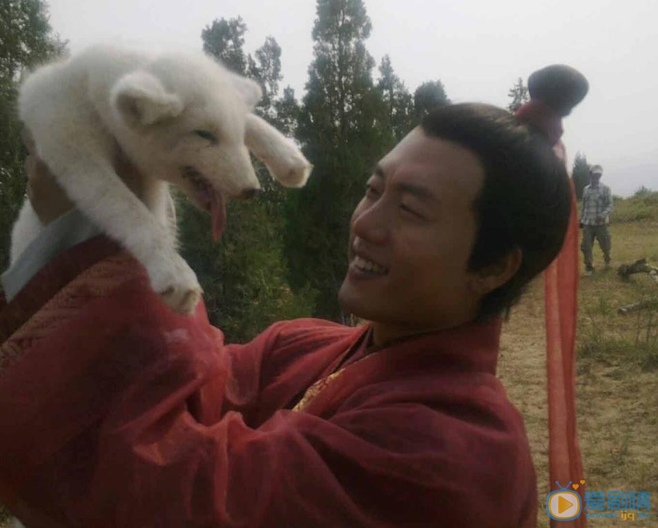 凌潇肃片场照 凌潇肃高清写真_凌潇肃高清剧照