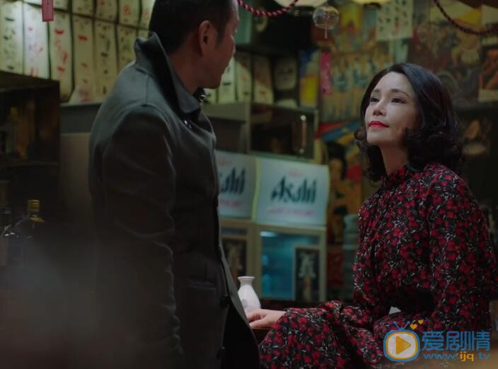 我的前半生第20集出现在卓渐清店里的神秘女人是谁？神秘女人和老卓是什么关系？