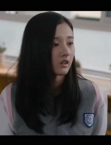 我们的少年时代沙婉为什么听到郁风就表情不对？沙婉和郁风是什么关系？沙婉认识郁风吗？