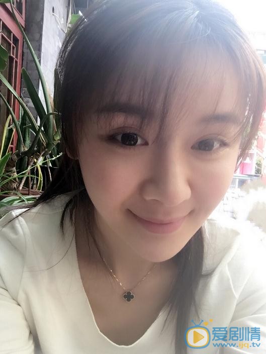 梅俪儿生活照