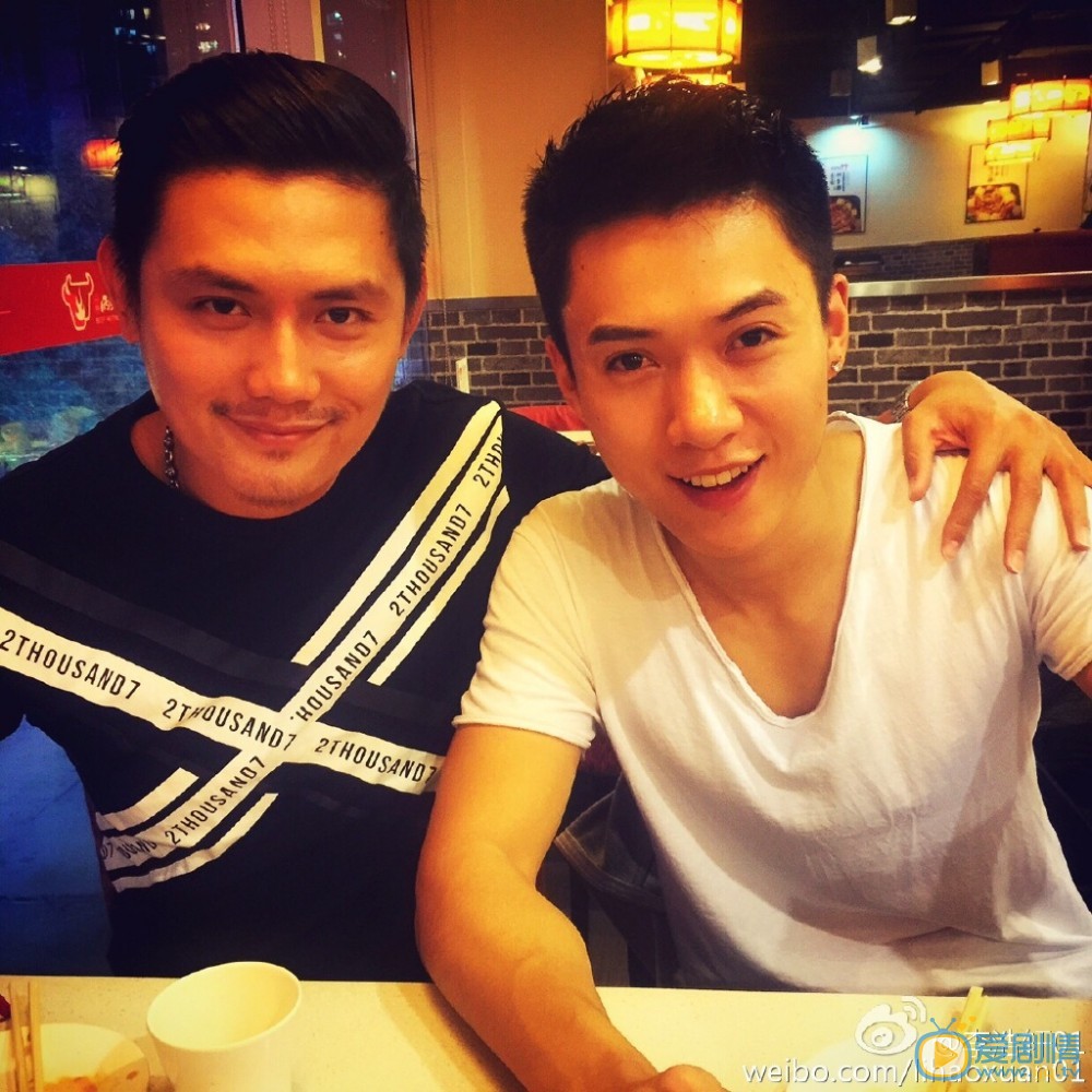 李浩轩明星合照 李浩轩高清写真_李浩轩高清剧照