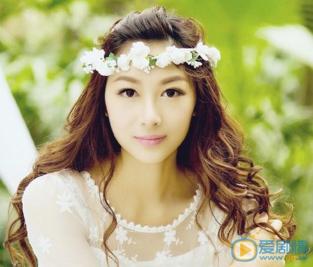 双世宠妃曲盼儿是谁？双世宠妃曲盼儿扮演者钟祺个人资料、写真及生活照欣赏