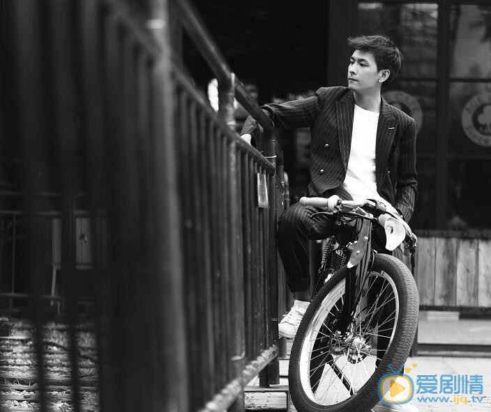 向皓街拍大片 向皓高清写真_向皓高清剧照