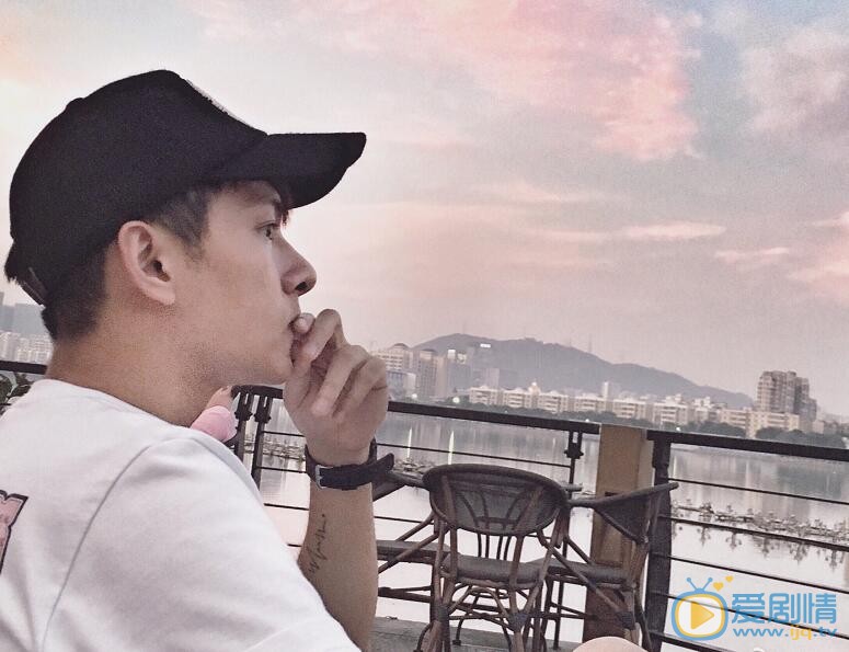 向皓生活照 向皓高清写真_向皓高清剧照
