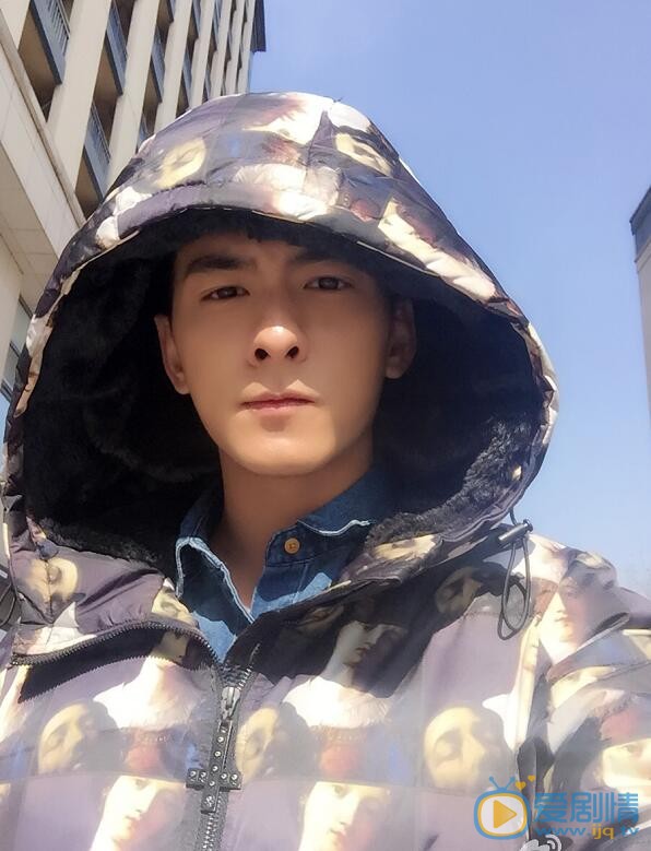 向皓卖萌照 向皓高清写真_向皓高清剧照