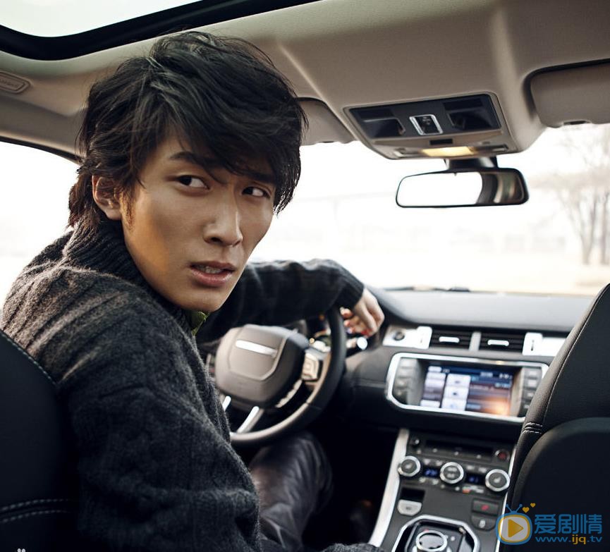 窦骁时尚街拍 窦骁高清写真_窦骁高清剧照