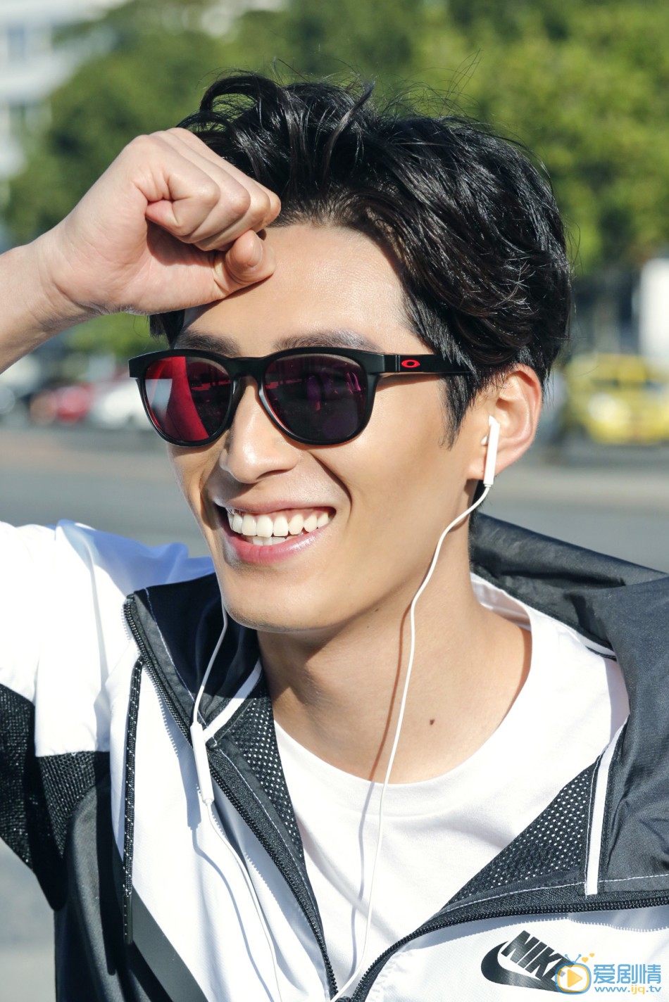 窦骁时尚街拍 窦骁高清写真_窦骁高清剧照