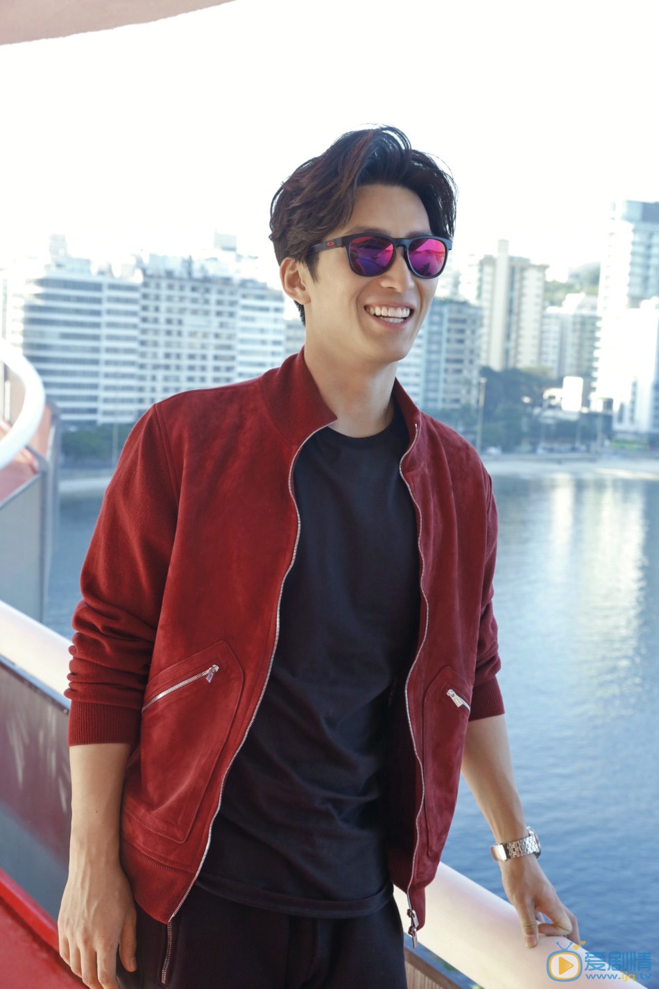 窦骁时尚街拍 窦骁高清写真_窦骁高清剧照