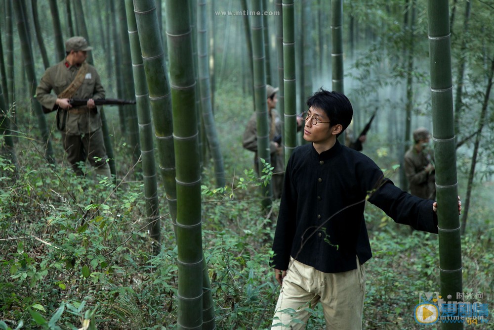 窦骁《秋之白华》剧照 窦骁高清写真_窦骁高清剧照