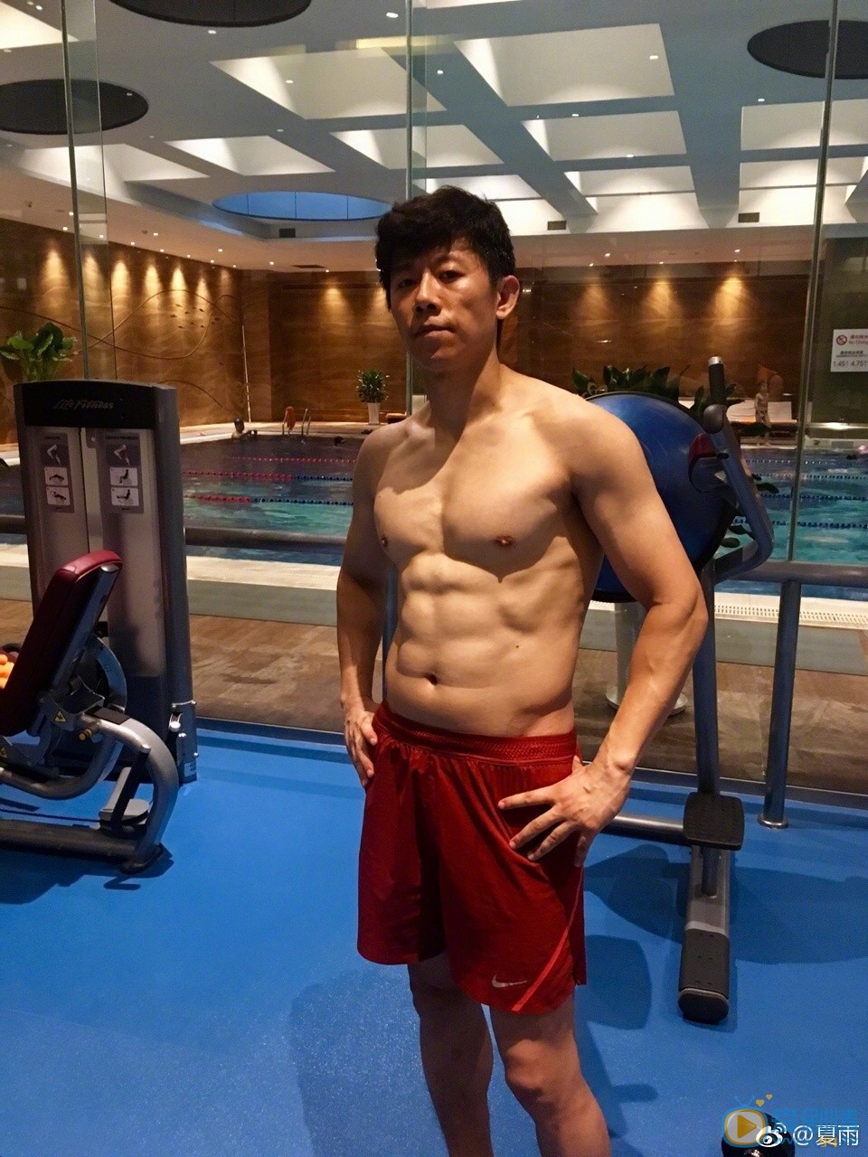 夏雨肌肉大片 夏雨高清写真_夏雨高清剧照