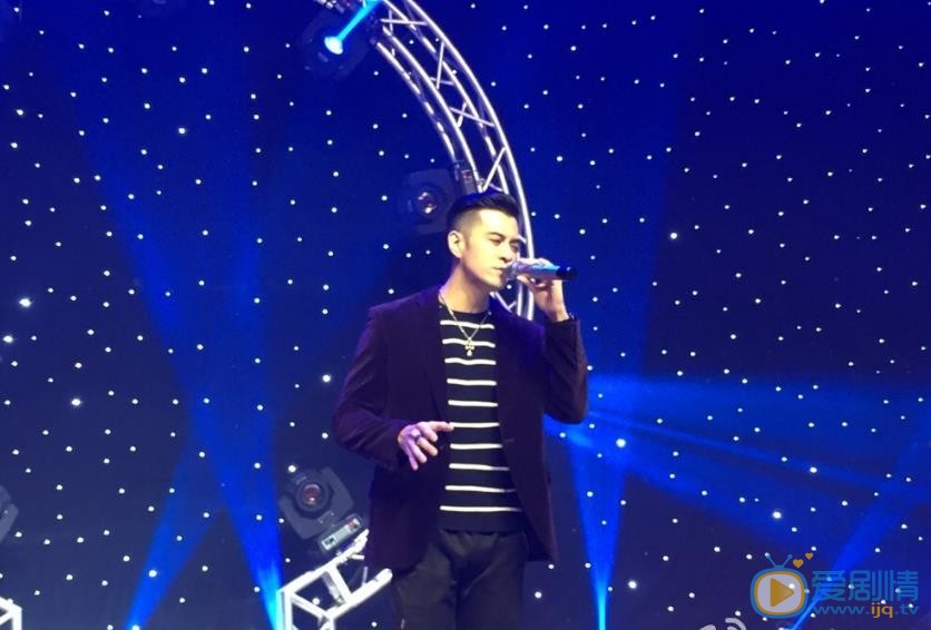 张佑天演唱会 张佑天高清写真_张佑天高清剧照