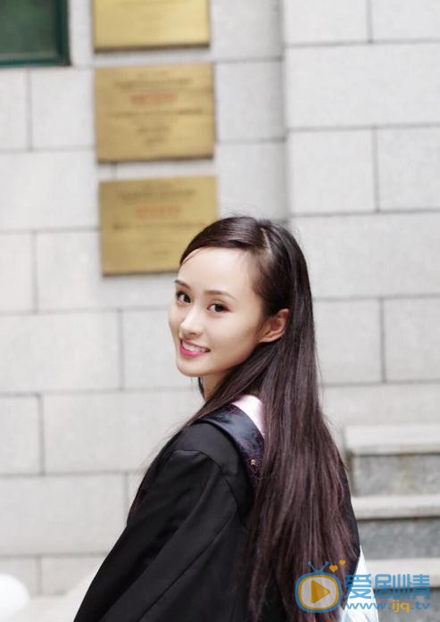 翟璘毕业照 翟璘高清写真_翟璘高清剧照