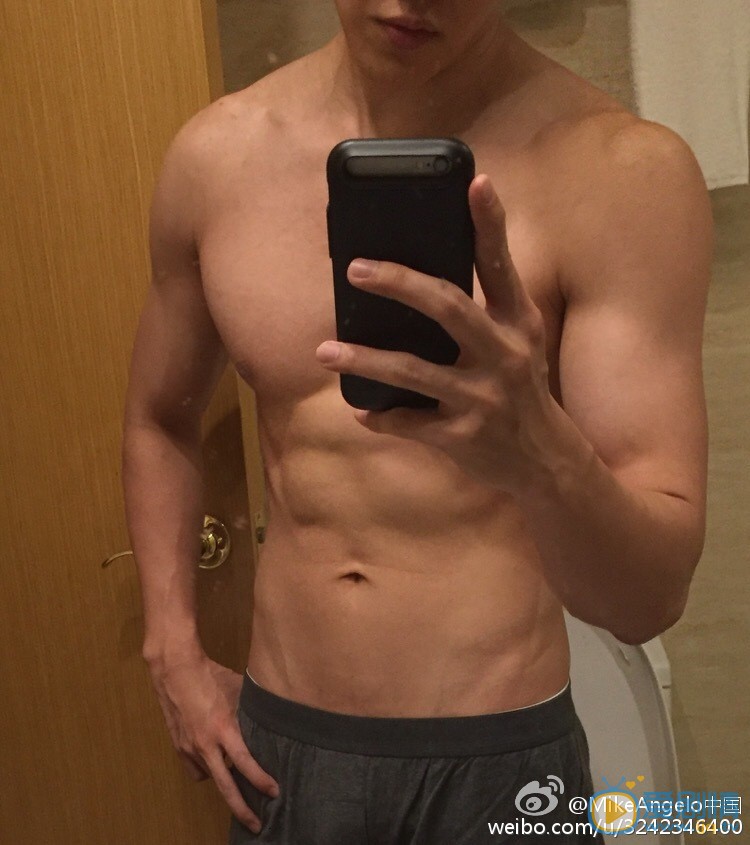 mike半裸肌肉照 mike高清写真_mike高清剧照