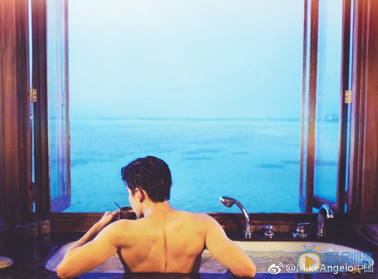 mike半裸肌肉照 mike高清写真_mike高清剧照