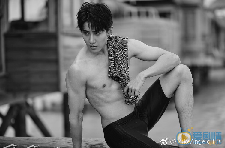 mike半裸肌肉照 mike高清写真_mike高清剧照