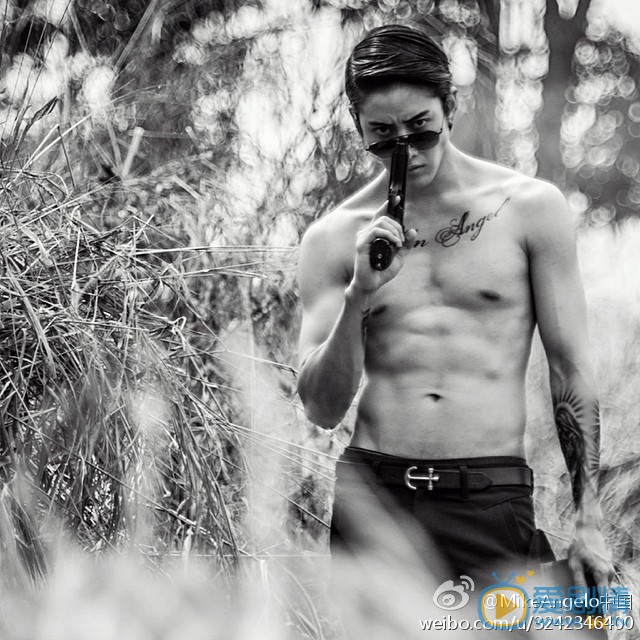 mike半裸肌肉照 mike高清写真_mike高清剧照