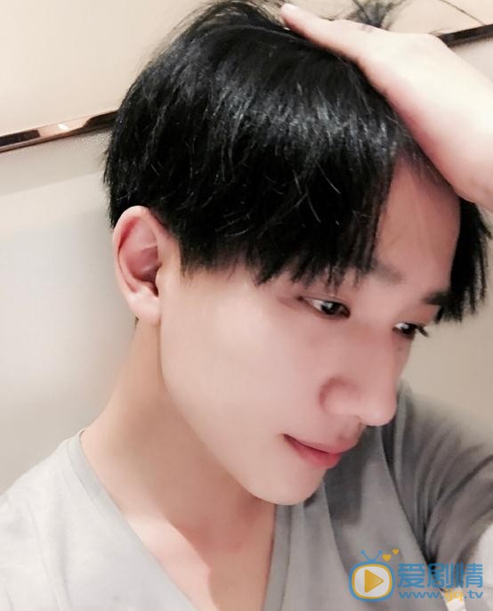 李宏毅生活照 李宏毅高清写真_李宏毅高清剧照