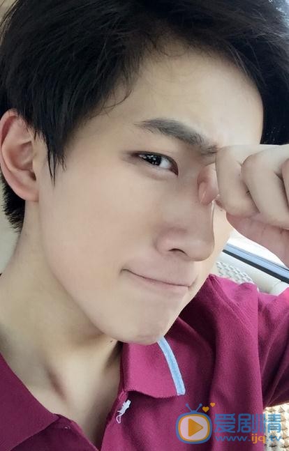 李宏毅生活照 李宏毅高清写真_李宏毅高清剧照