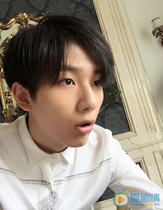 李宏毅生活照 李宏毅高清写真_李宏毅高清剧照
