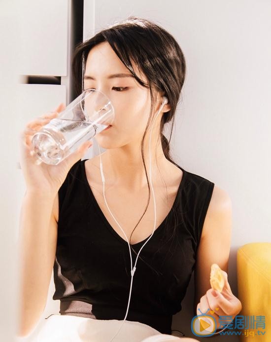 张晓唯文艺写真 张晓唯高清写真_张晓唯高清剧照