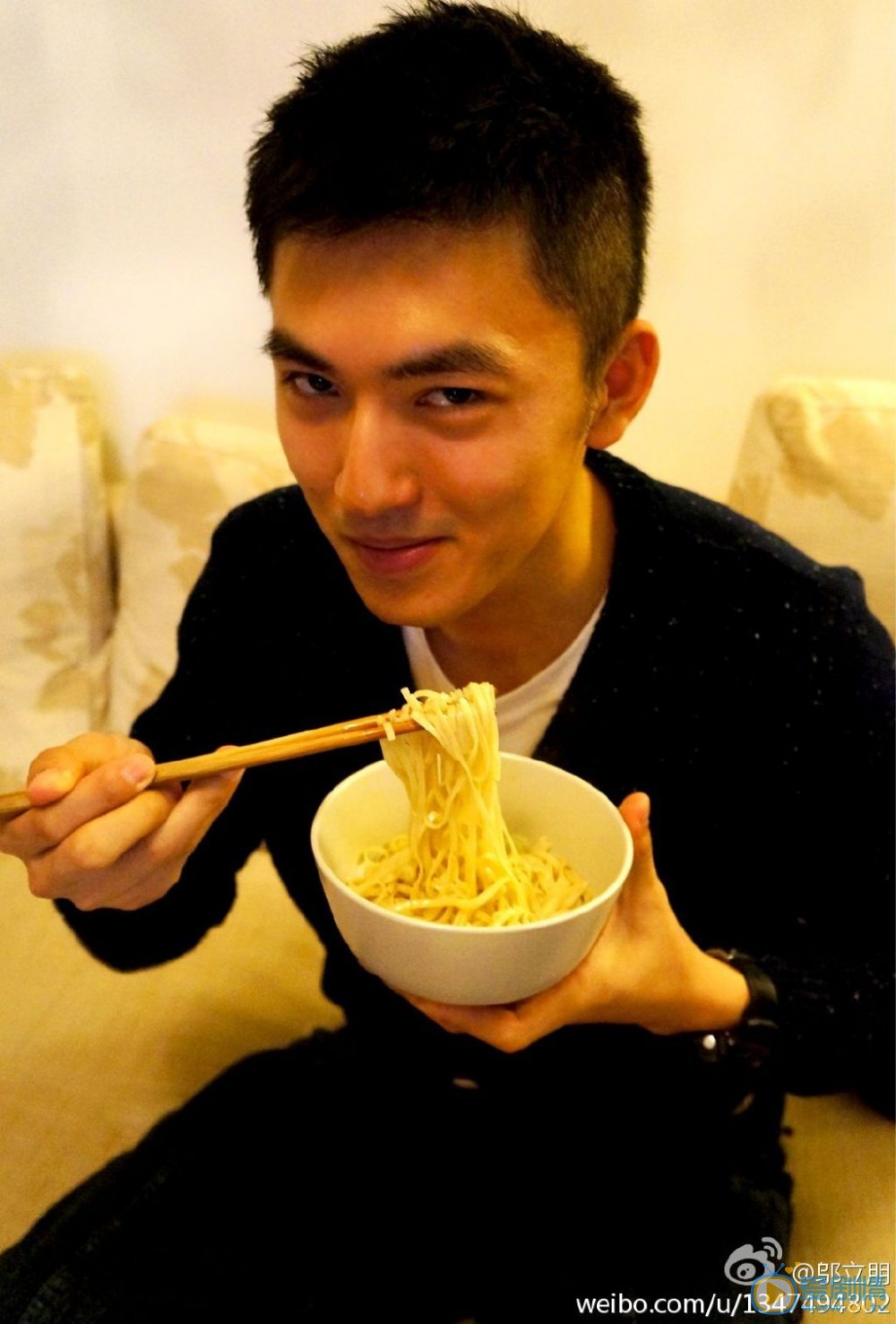 邬立朋生活照 邬立朋高清写真_邬立朋高清剧照