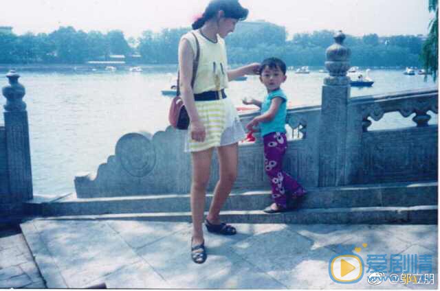 邬立朋小时候照片 邬立朋高清写真_邬立朋高清剧照