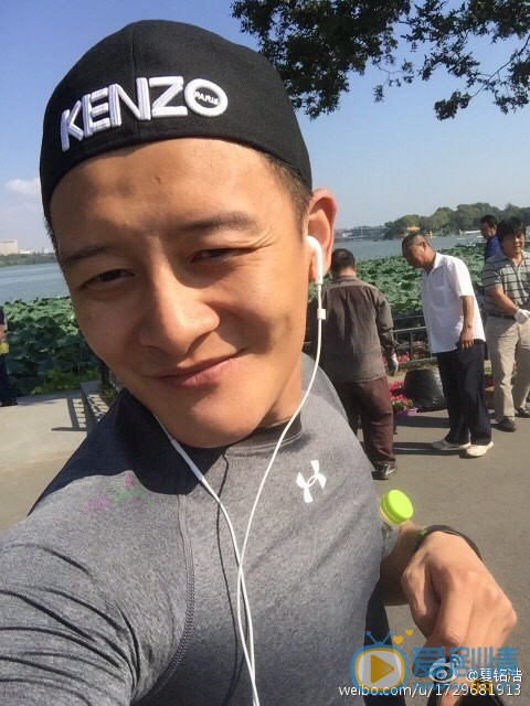 夏铭浩运动健身照 夏铭浩高清写真_夏铭浩高清剧照