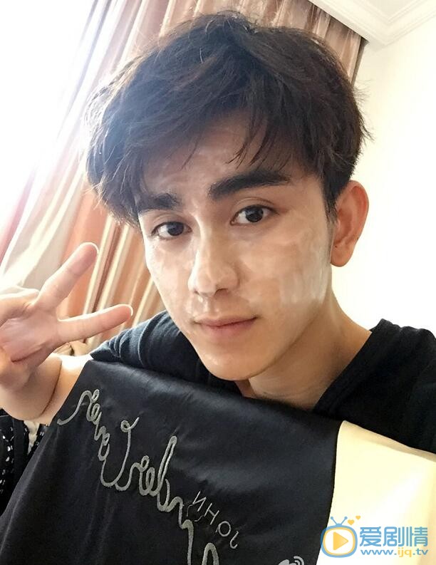 朱赞锦卖萌照 朱赞锦高清写真_朱赞锦高清剧照