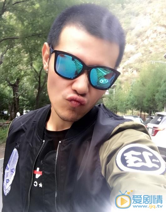 袁布生活照 袁布高清写真_袁布高清剧照
