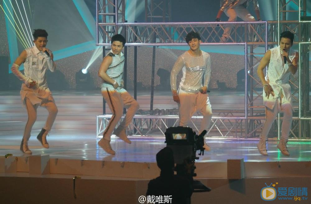 杨奇煜演唱会节目照 杨奇煜高清写真_杨奇煜高清剧照