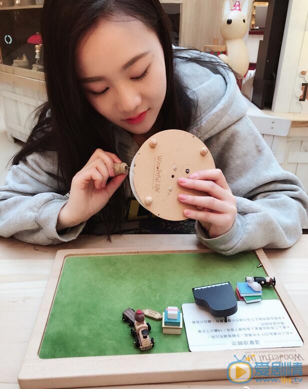 许龄方素颜照 许龄方高清写真_许龄方高清剧照