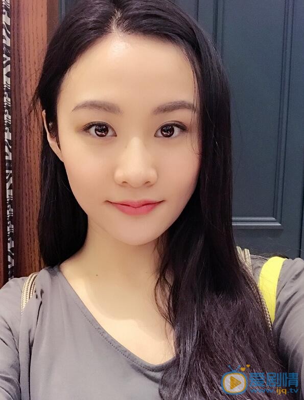 许龄方素颜照 许龄方高清写真_许龄方高清剧照