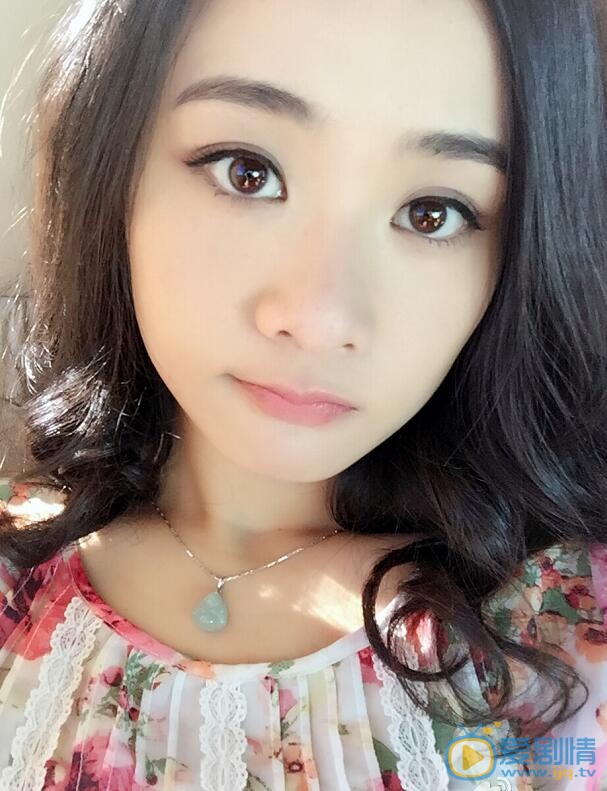 许龄方素颜照 许龄方高清写真_许龄方高清剧照